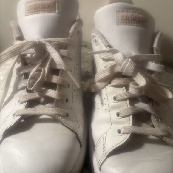 White/Gold Adidas Women’s Sneaker Shoes Size 10 - Picture 6 of 9